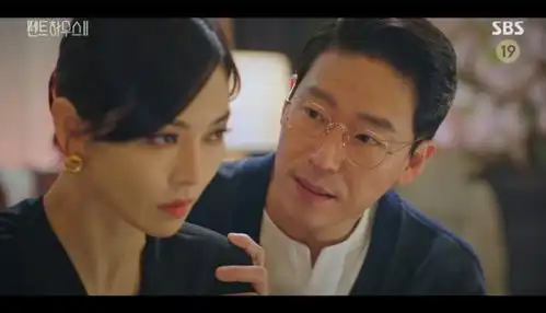 顶楼2金素妍演恶女深入人心,在老公面前竟然是撒娇王