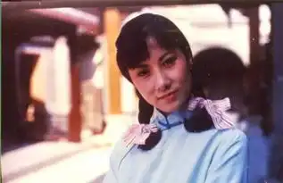 她是谢霆锋干妈罗家英妻子,9岁出道,20岁爆红,两次癌症六年抑郁,年近七旬的她是传奇