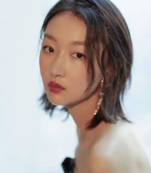 未出道便是校花级学霸,最小谋女郎什么来头