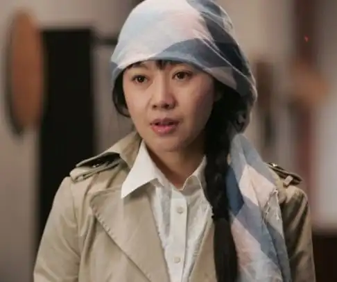 考北影落榜,跑十年龙套,历经失败婚姻,闫妮的血泪史