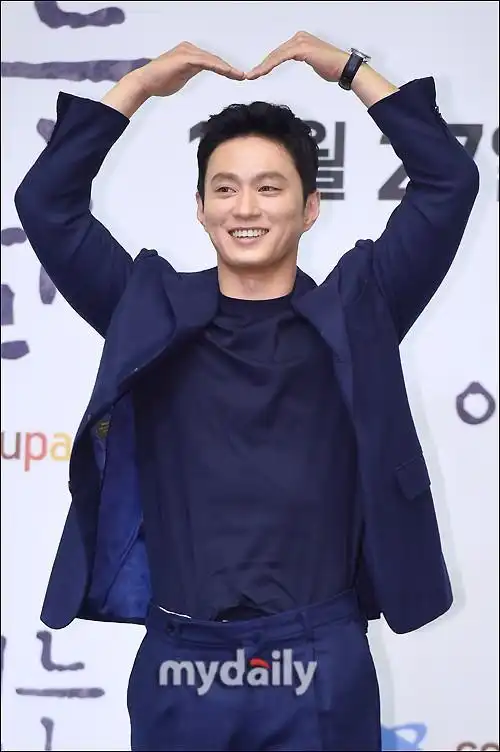 mdphoto金秀贤车胜元等韩国艺人出席新剧某一天发布会
