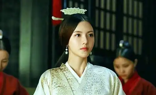 曹操戎马一生,却又一个特别的嗜好,让很多女人苦不堪言
