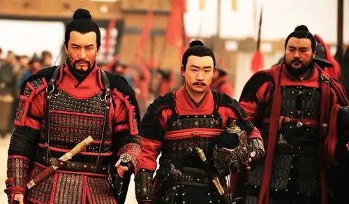 满江红秦桧必须跪赵构不背锅,用事实来说谎,翻案惯用的伎俩