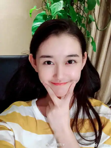 蒋依依回怼键盘侠,网友骂角色可以,上升演员就过分了
