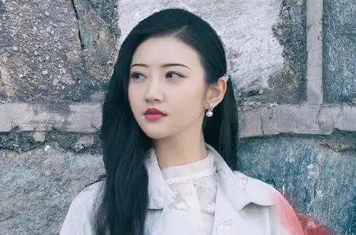 北景甜南奕欢,景甜凭司藤强势回归,赵奕欢还在秀身材