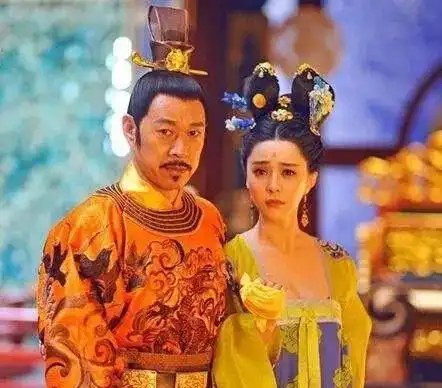 张丰毅曾公开吐槽范冰冰太胖了,自己一身肌肉抱着都费劲
