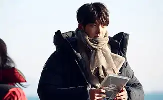 任意依恋拍摄花絮曝光金宇彬有颜值有演技有歌喉俘获粉丝心
