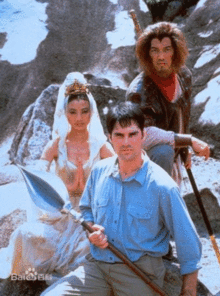 美国版西游记剧照曝光唐僧亲吻观音
