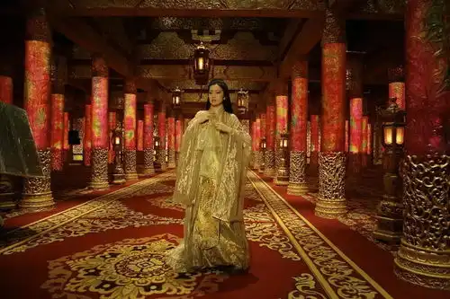 张艺谋的电影江湖色彩斑澜,诗意浪漫
