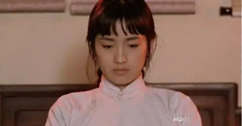 大红灯笼高高挂,巩俐出演姨太太,剧中女性非死即伤实在惨淡