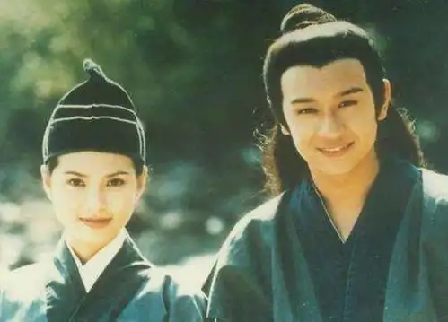 陈浩民李若彤同框尬舞,刘玉翠樊少皇跟风,天龙八部独缺黄日华
