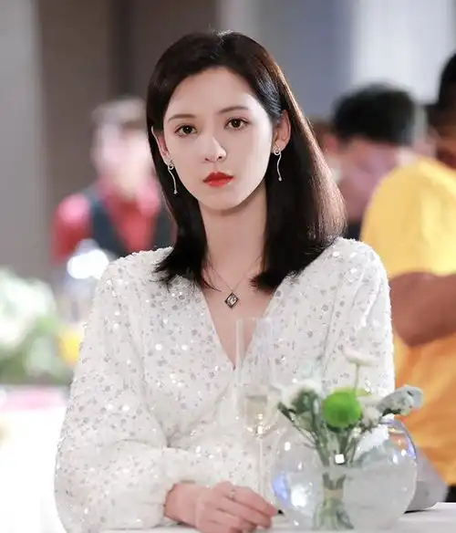 张予曦又一甜宠剧将播,男主颜值不输成毅,光看剧照就被甜到了
