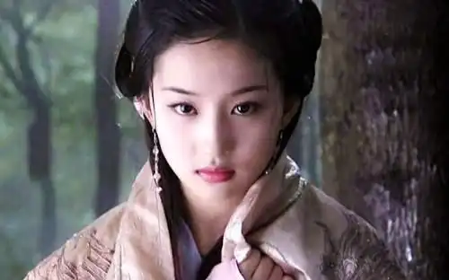 刘亦菲为什么总被别人拿来比美
