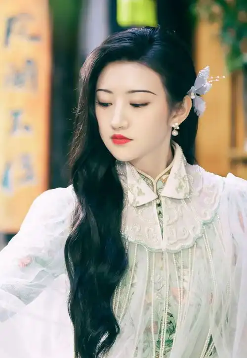 放弃沉香如屑,跟袁冰妍抢古偶,有了司藤的景甜糊涂了