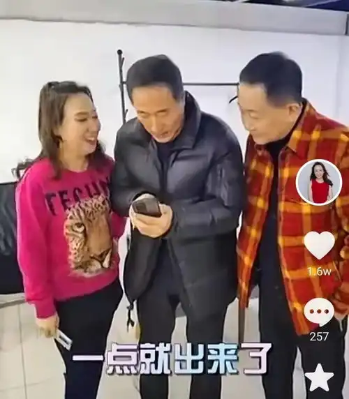 爷青回40岁关凌罕同框杨立新,我爱我家父女时隔29年似冻龄