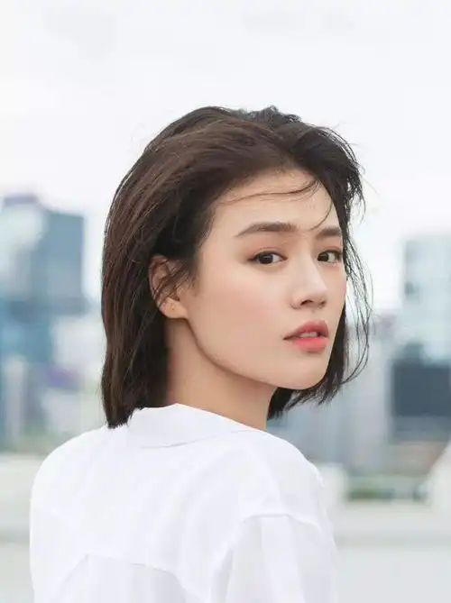 八佰欧豪离开马思纯依然相信爱情,在失恋中成熟
