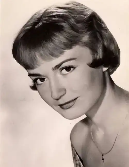 佐罗和茜茜公主的爱令人心碎爱了一辈子,念念不忘还是辜负的她