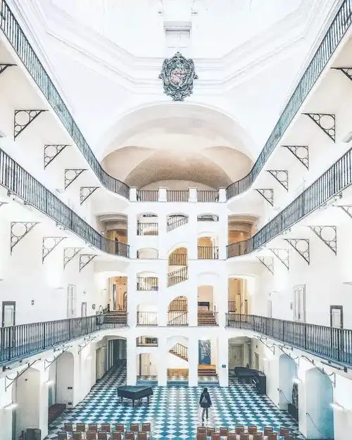 travellikewesanderson一份实用的韦斯安德森式的旅行清单
