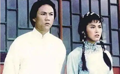 她美过翁美玲迷倒成龙,相恋26年男友去世后,守寡10年一生未嫁
