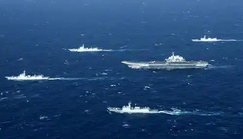 中国航母穿越宫古海峡,东京当局感到焦虑反华路上狠踩急刹车
