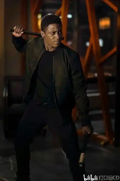 dc剧集绿箭侠第八季第3集leapoffaith剧照,妹妹西娅回归