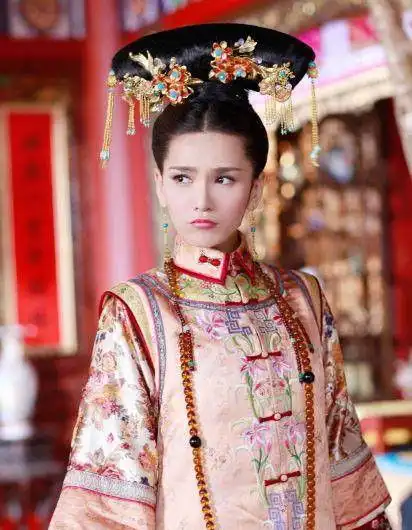康熙后宫最牛姐妹花,一个养过雍正,一个养过乾隆,都是后宫之首

