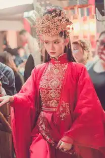 龙门客栈,一抹柿子红惊艳了戚薇