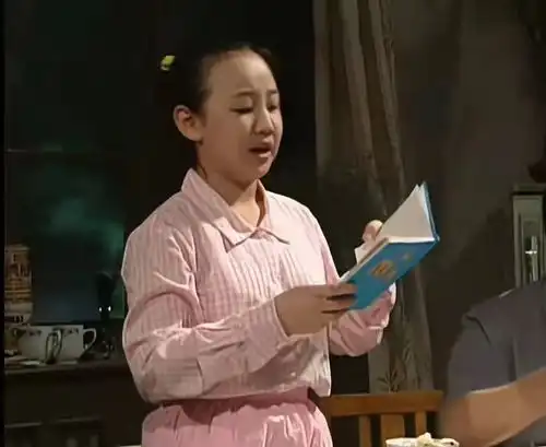 爷青回40岁关凌罕同框杨立新,我爱我家父女时隔29年似冻龄