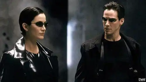 黑客帝国有关于变性的隐喻