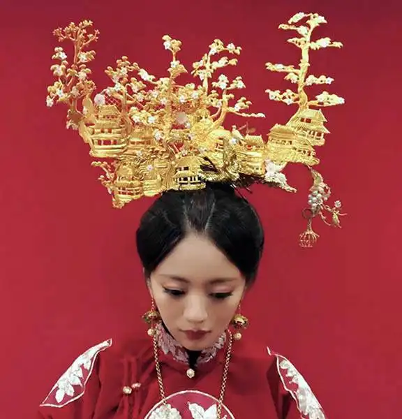 盘点古装戏中戴着超夸张头饰的造型小小的脑袋大大的重量