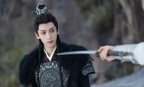 罗云熙金皇个人征战剧照,以后远离曾明辉,罗云熙长得真好看
