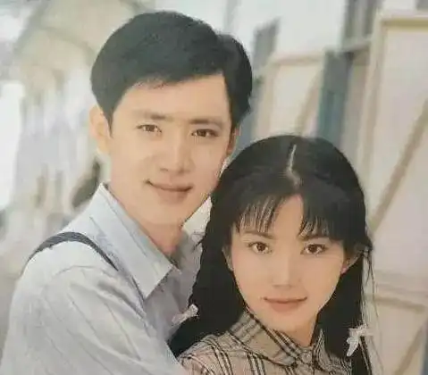 想不到情深深雨蒙蒙中的姐弟,现实是夫妻,20年感情有增无减
