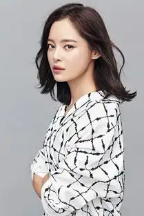 辛芷蕾斗破苍穹变蛇王美杜莎霸气眼神杀
