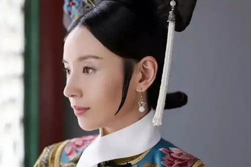 如懿传的鬓角是马克笔画的最美皇后董洁靠这缕头发猛瘦脸