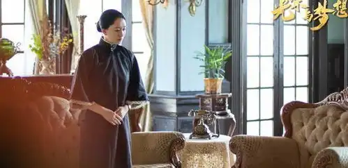 李小冉新剧造型曝光,穿旗袍大气温婉,为显老还要化老年妆