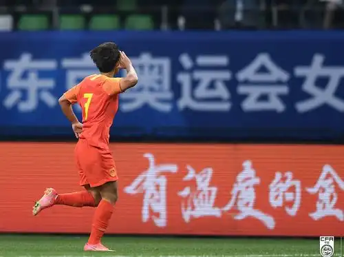 01到31卫冕冠军踢疯了,横扫世界第12,爆大冷无缘东京奥运会
