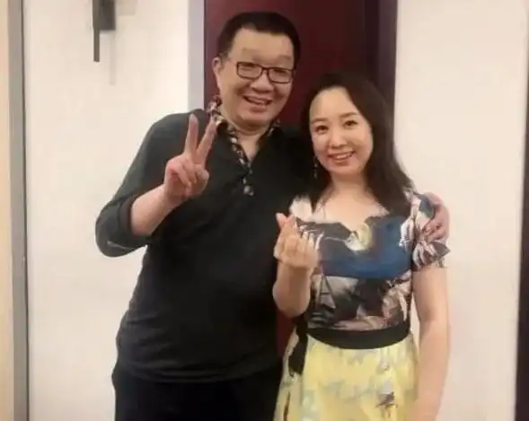 关凌与31年前的裙子时光里的优雅重逢