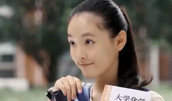 一个造型演五部电视剧,校园剧女主专业户吴倩面临转型困境
