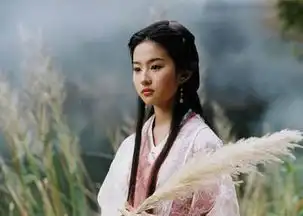 刘亦菲与60岁妈妈一同现身,老母亲这神仙颜值,不服不行
