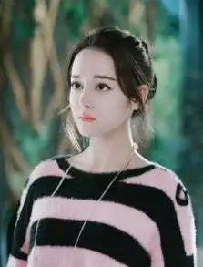 热巴成新金鹰女神高颜值好身材是她的杀手锏
