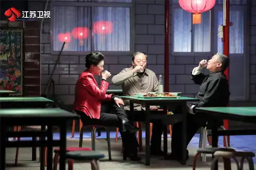 正阳门下小女人品大前门小酒馆,看改革开放对百姓的变化