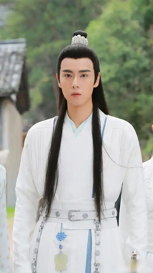 绝代双骄胡一天美图分享,有人说驴脸毁经典,大家觉得呢
