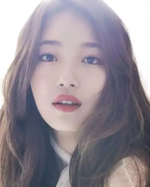 眉毛决定了一个女人的气质,所以是一个很关键的一步
