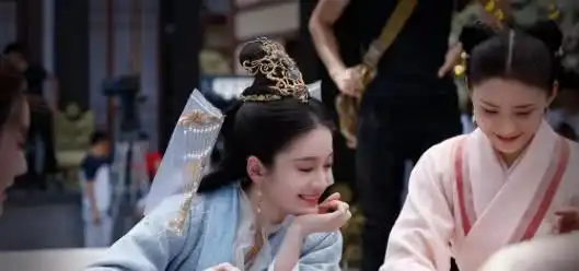 白发王妃曝漫版剧照,罗云熙太惊艳,容齐美到令人心碎

