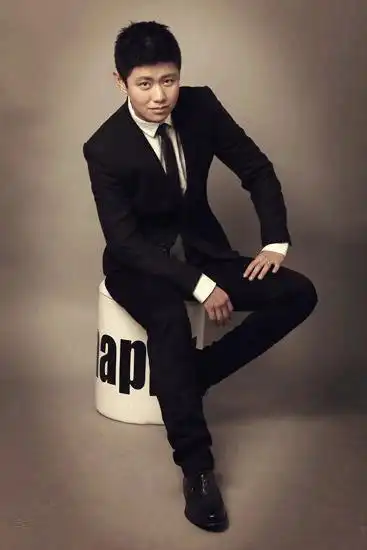 拍一部戏用了八个替身,为等他剧组停工半年,却没人敢说他耍大牌
