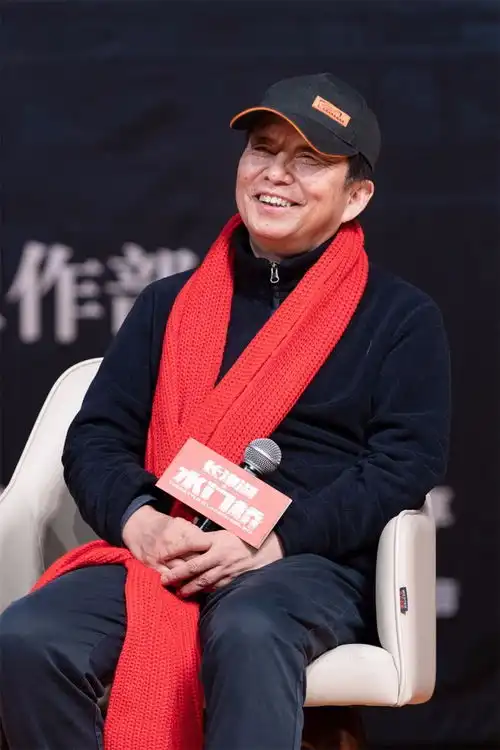 长津湖之水门桥主创走进北大致敬钢七连精神