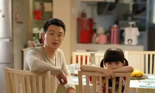 小学竞选家委会堪比竞选ceo网友再不努力赚钱真的拖孩子后腿了
