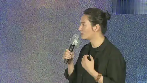 陈坤晒与18岁儿子合照喊话陈尊佑儿子,非常想念你
