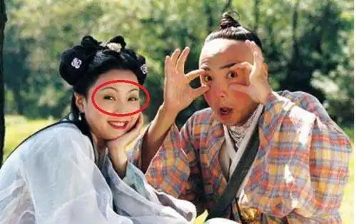 春光灿烂猪八戒小龙女的眼睛是泉眼,剧中早有多处伏笔了
