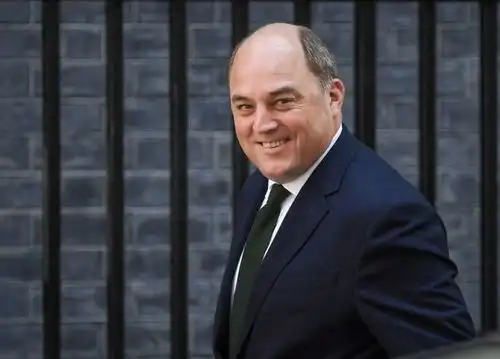 谁将成为下一任英国首相刺激经济有功,前财政大臣最被看好外交大臣紧急返英
